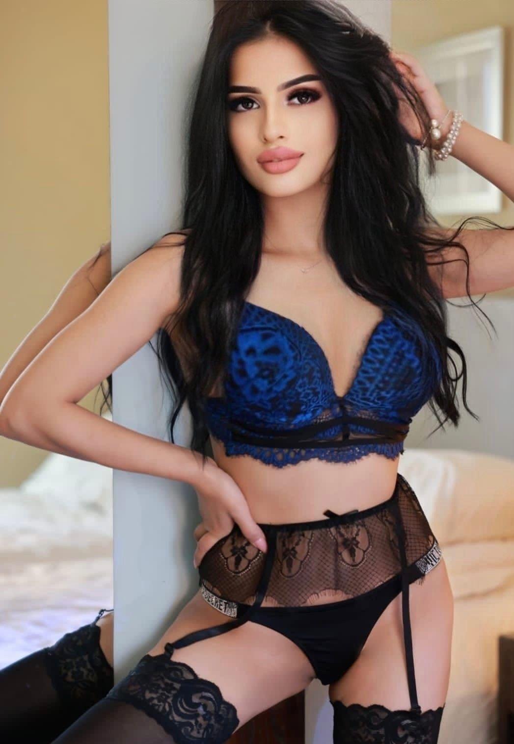 Escorts in Kolkata have an attractive body, big breasts, always smiling to make you comfortable. I provide masssage and sex services