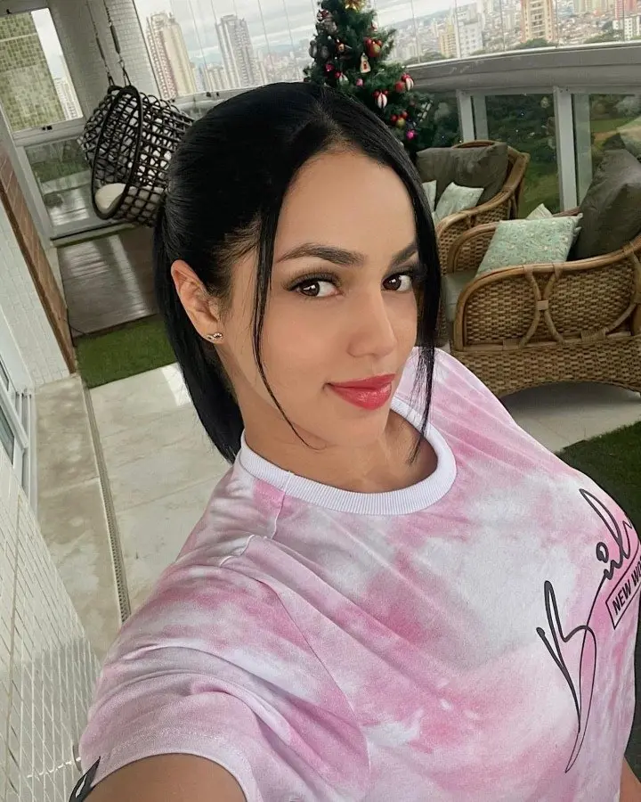 Look no further if you want the best! Join in her paradise of love and passion with sultry of brains and beauty